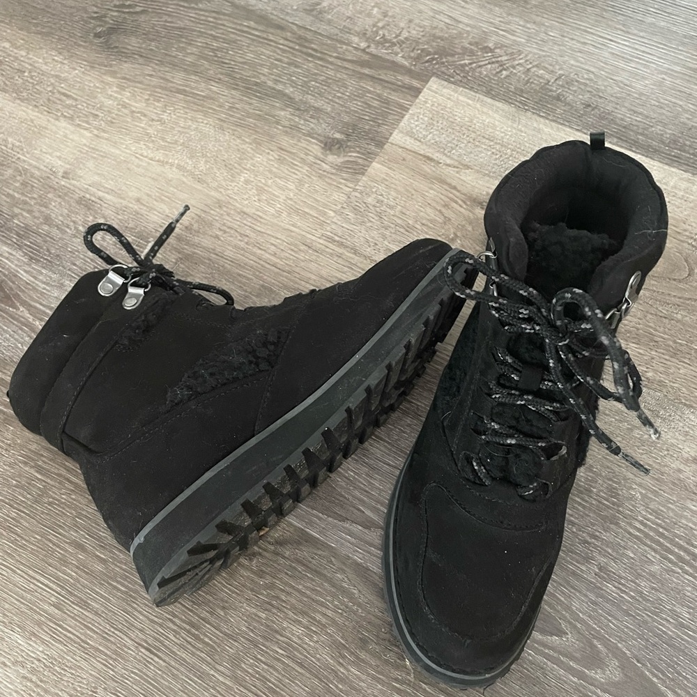 Old navy hiking boot